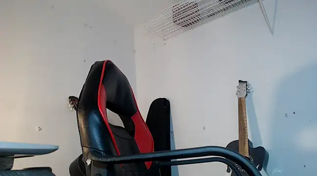 Snapshot of dann_hill chatting on January 2025 10:56:01 PM dann hill online show from January 2025 10:56:01 PM
