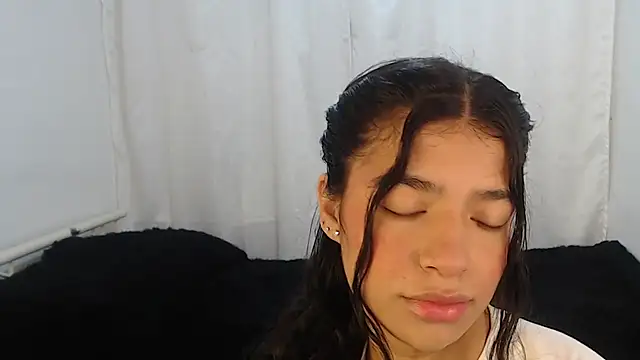 Snapshot of Liz_Galactic chatting on December 2024 06:59:02 PM Liz Galactic online show from December 2024 06:59:02 PM