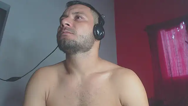 Snapshot of body_x29 chatting on December 2024 11:28:02 AM body x29 online show from December 2024 11:28:02 AM