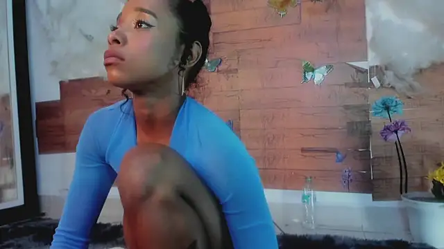 Snapshot of kelly_thomson chatting on January 2025 03:52:01 AM kelly thomson online show from January 2025 03:52:01 AM