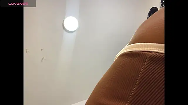 Snapshot of kelly_thomson chatting on January 2025 12:51:02 PM kelly thomson online show from January 2025 12:51:02 PM