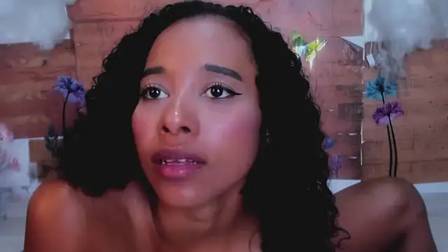 Snapshot of kelly_thomson chatting on February 2025 09:49:02 PM kelly thomson online show from February 2025 09:49:02 PM