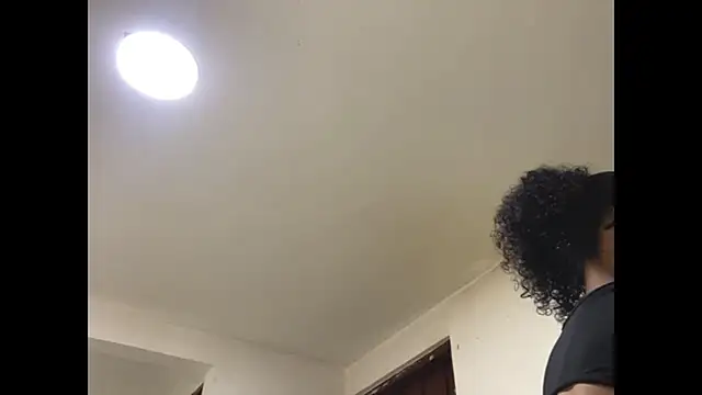 Snapshot of kelly_thomson chatting on February 2025 11:36:02 PM kelly thomson online show from February 2025 11:36:02 PM