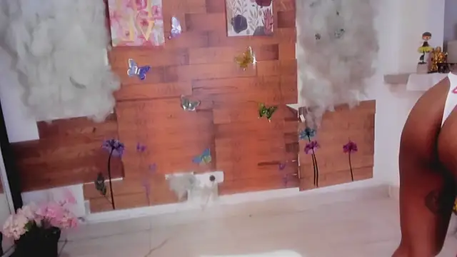 Snapshot of kelly_thomson chatting on February 2025 04:10:02 PM kelly thomson online show from February 2025 04:10:02 PM