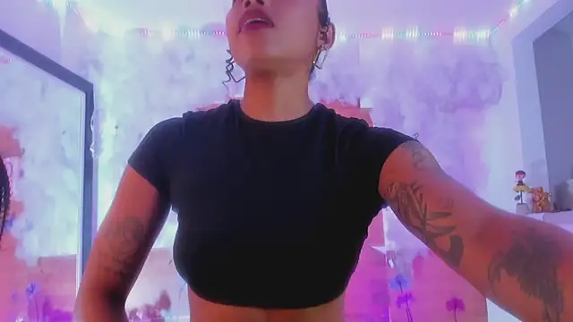 Snapshot of kelly_thomson chatting on March 2025 09:22:01 PM kelly thomson online show from March 2025 09:22:01 PM