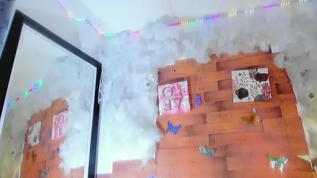 Snapshot of kelly_thomson chatting on March 2025 11:32:01 PM kelly thomson online show from March 2025 11:32:01 PM