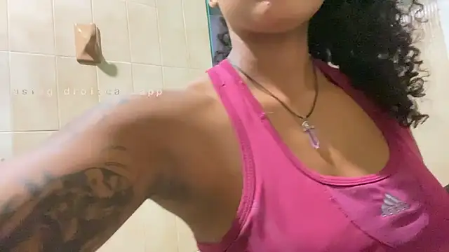 Snapshot of kelly_thomson chatting on September 2025 10:21:02 PM kelly thomson online show from September 2025 10:21:02 PM