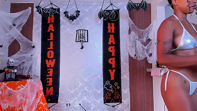 Snapshot of kelly_thomson chatting on October 2025 01:56:02 PM kelly thomson online show from October 2025 01:56:02 PM