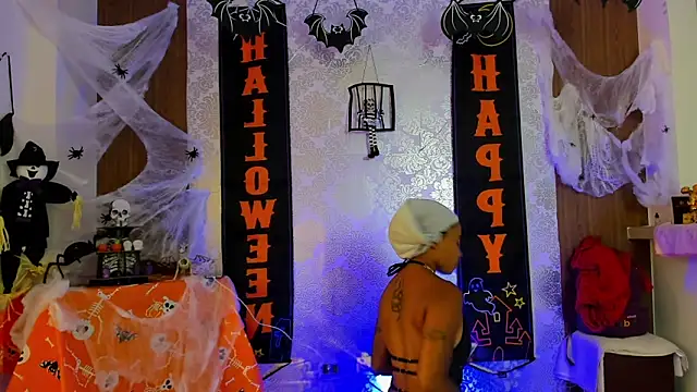 Snapshot of kelly_thomson chatting on October 2025 01:45:01 PM kelly thomson online show from October 2025 01:45:01 PM