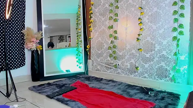 kelly thomson online show from February 2026 11:31:02 PM