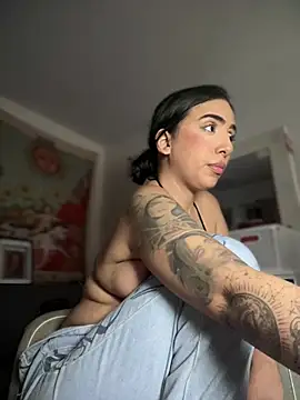 kiaraglam2 online show from February 2026 08:51:02 PM