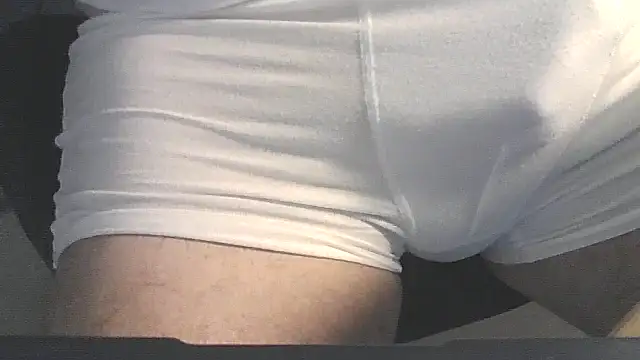 Snapshot of Tallmature6 chatting on May 2026 02:12:01 PM Tallmature6 online show from May 2026 02:12:01 PM