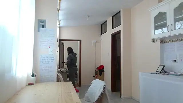 Sara Brandon online show from September 2025 03:05:01 PM