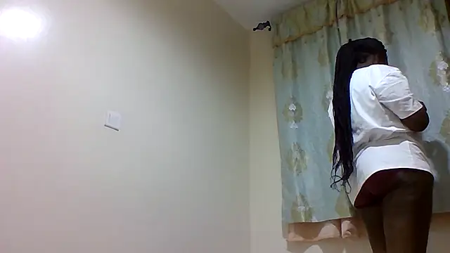 sweetelle09 online show from June 2026 04:54:01 PM