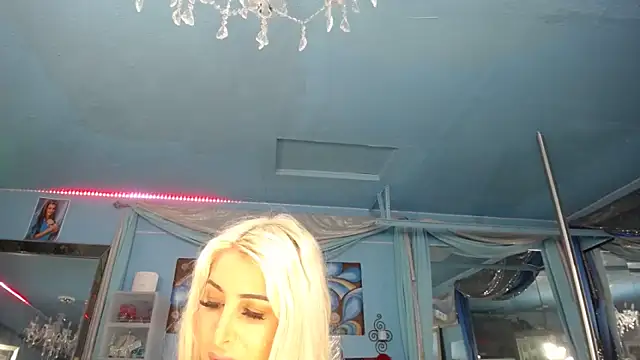 ADRIANNA FOX online show from May 2026 10:31:02 AM