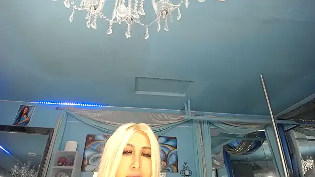 Snapshot of ADRIANNA_FOX chatting on July 2026 04:26:02 AM ADRIANNA FOX online show from July 2026 04:26:02 AM