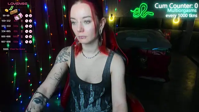 Snapshot of MaxPhoenixx chatting on February 2025 12:49:02 AM MaxPhoenixx online show from February 2025 12:49:02 AM