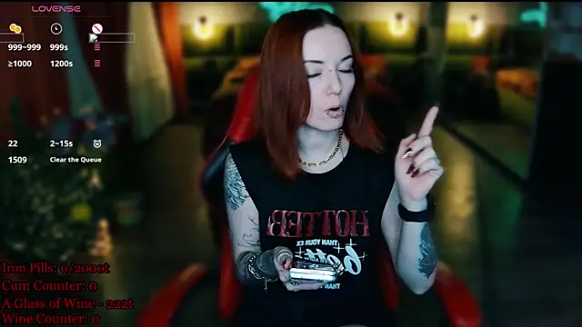 Snapshot of MaxPhoenixx chatting on April 2026 06:35:02 PM MaxPhoenixx online show from April 2026 06:35:02 PM