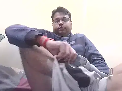 aakash ModelBrown online show from January 2026 02:33:02 PM