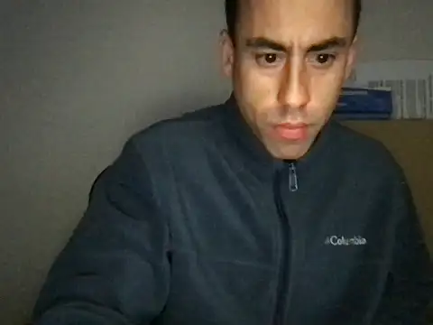 Snapshot of BigGuyMuscle chatting on January 2025 07:19:02 AM BigGuyMuscle online show from January 2025 07:19:02 AM