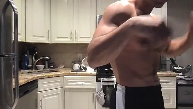 Snapshot of BigGuyMuscle chatting on January 2025 07:48:02 PM BigGuyMuscle online show from January 2025 07:48:02 PM