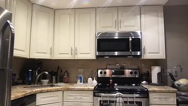 Snapshot of BigGuyMuscle chatting on September 2025 12:40:02 PM BigGuyMuscle online show from September 2025 12:40:02 PM