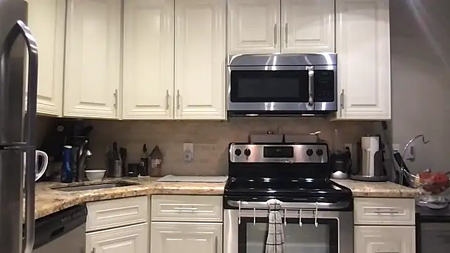 Snapshot of BigGuyMuscle chatting on October 2025 08:28:02 PM BigGuyMuscle online show from October 2025 08:28:02 PM