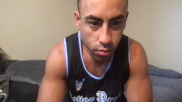 Snapshot of BigGuyMuscle chatting on October 2025 07:25:02 PM BigGuyMuscle online show from October 2025 07:25:02 PM