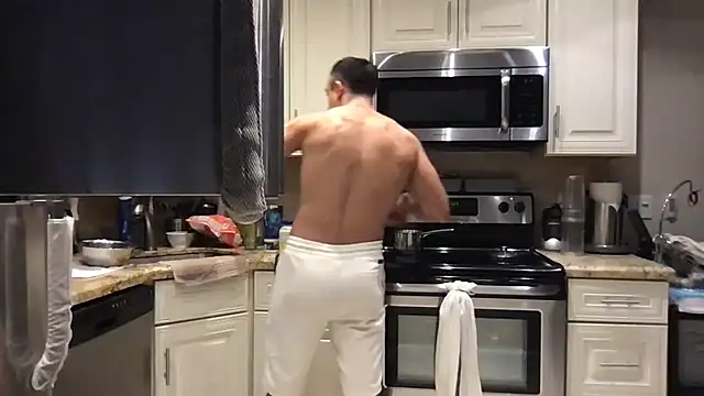 BigGuyMuscle online show from June 2026 01:06:01 AM