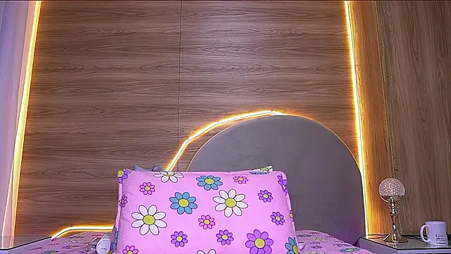 alexaa walker online show from March 2026 12:00:02 PM