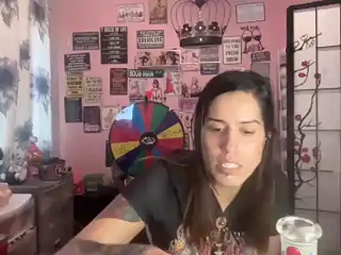 latinacubana online show from December 2024 05:11:01 PM