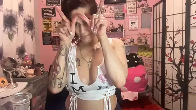 latinacubana online show from March 2025 11:21:02 AM