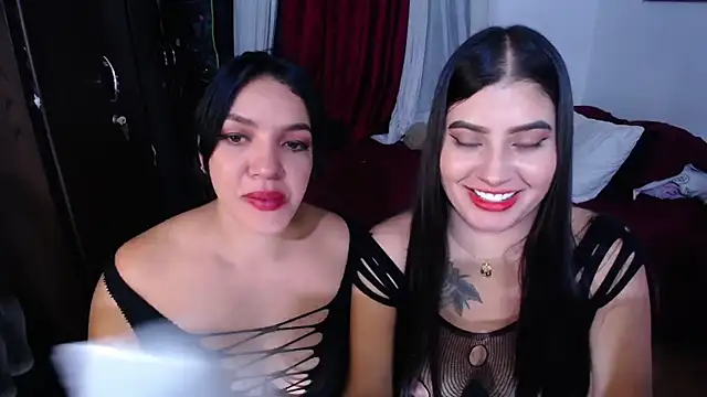 Sharlottee online show from April 2026 10:37:02 PM