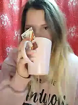 Snapshot of Zuli_Kiska chatting on December 2024 11:52:02 AM Zuli Kiska online show from December 2024 11:52:02 AM