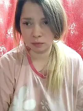 Snapshot of Zuli_Kiska chatting on December 2024 08:47:02 PM Zuli Kiska online show from December 2024 08:47:02 PM
