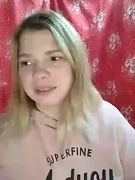 Snapshot of Zuli_Kiska chatting on December 2024 12:01:02 PM Zuli Kiska online show from December 2024 12:01:02 PM