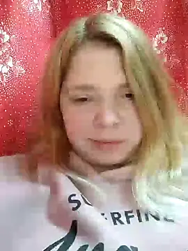 Snapshot of Zuli_Kiska chatting on December 2024 11:26:02 PM Zuli Kiska online show from December 2024 11:26:02 PM