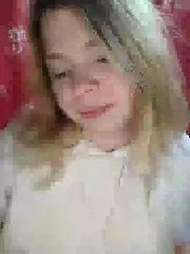 Snapshot of Zuli_Kiska chatting on January 2025 11:53:02 PM Zuli Kiska online show from January 2025 11:53:02 PM
