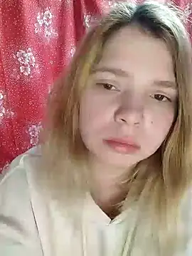 Snapshot of Zuli_Kiska chatting on January 2025 09:39:02 PM Zuli Kiska online show from January 2025 09:39:02 PM