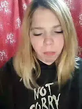 Snapshot of Zuli_Kiska chatting on February 2025 09:22:01 PM Zuli Kiska online show from February 2025 09:22:01 PM