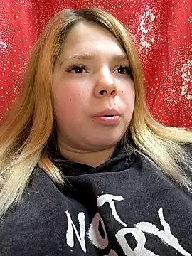Snapshot of Zuli_Kiska chatting on February 2025 11:46:02 PM Zuli Kiska online show from February 2025 11:46:02 PM