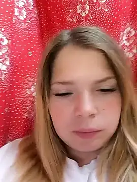 Snapshot of Zuli_Kiska chatting on September 2025 11:10:02 AM Zuli Kiska online show from September 2025 11:10:02 AM