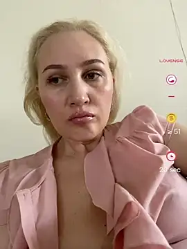 YourBlondee online show from June 2026 01:41:02 AM