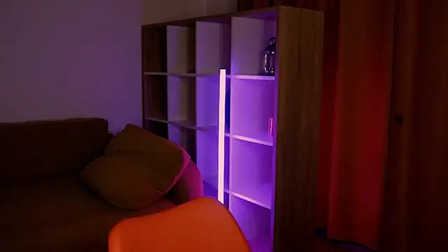 ItsAlisia online show from December 2025 01:39:02 PM