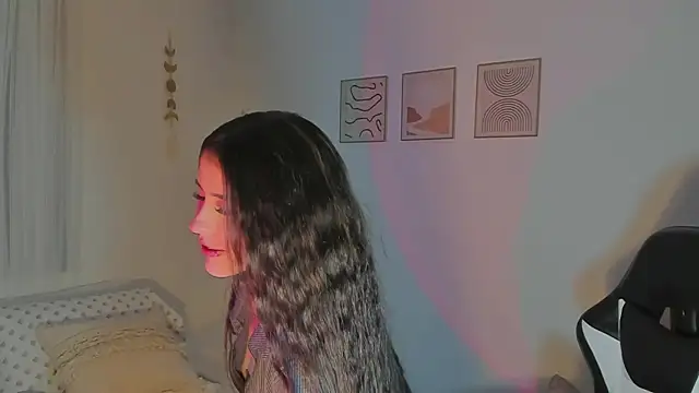 Snapshot of iriswest_ chatting on December 2024 01:40:01 AM iriswest online show from December 2024 01:40:01 AM