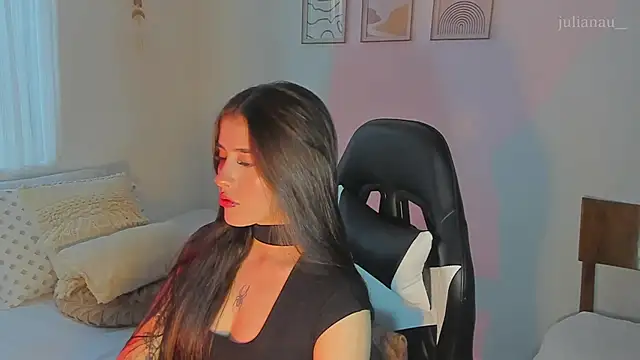 Snapshot of iriswest_ chatting on December 2024 10:19:01 PM iriswest online show from December 2024 10:19:01 PM