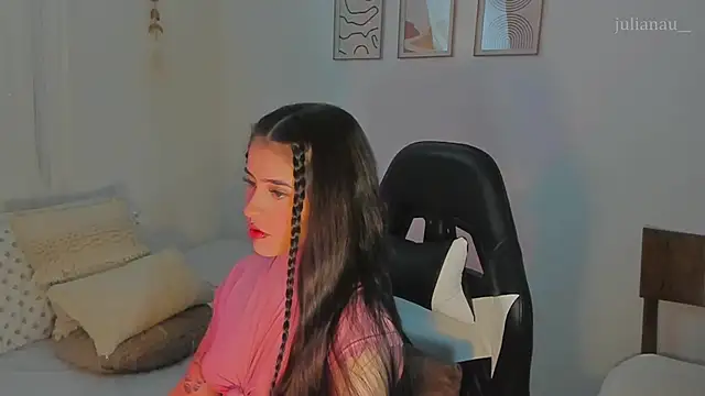 Snapshot of iriswest_ chatting on December 2024 11:01:01 PM iriswest online show from December 2024 11:01:01 PM