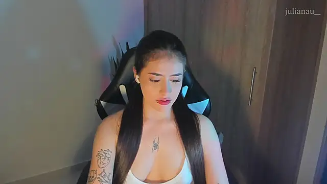 Snapshot of iriswest_ chatting on December 2024 11:19:01 PM iriswest online show from December 2024 11:19:01 PM