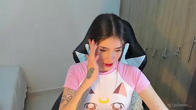 Snapshot of iriswest_ chatting on January 2025 11:08:01 PM iriswest online show from January 2025 11:08:01 PM