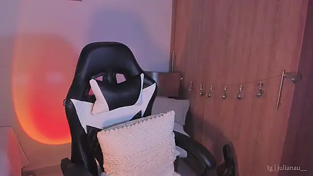 Snapshot of iriswest_ chatting on January 2025 01:37:02 AM iriswest online show from January 2025 01:37:02 AM